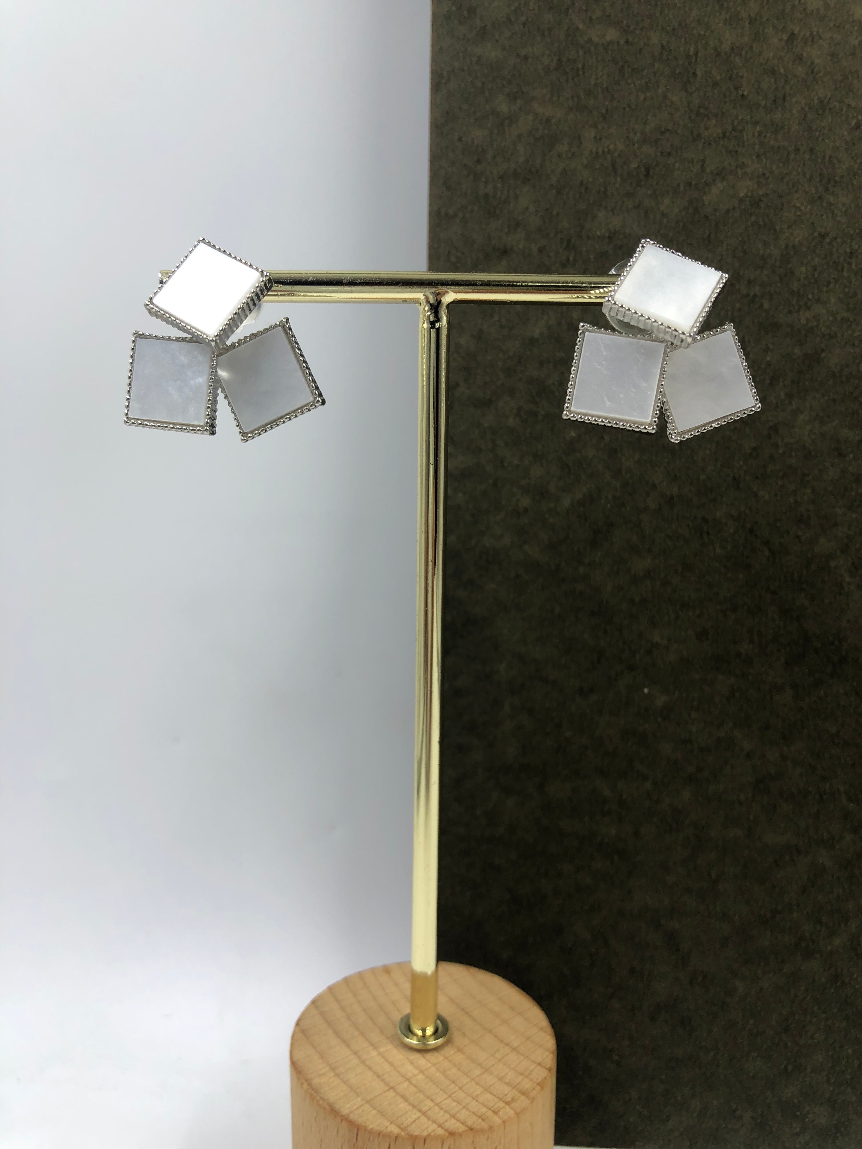 Modern Square Drop Earrings – Chic Mother-of-Pearl Design