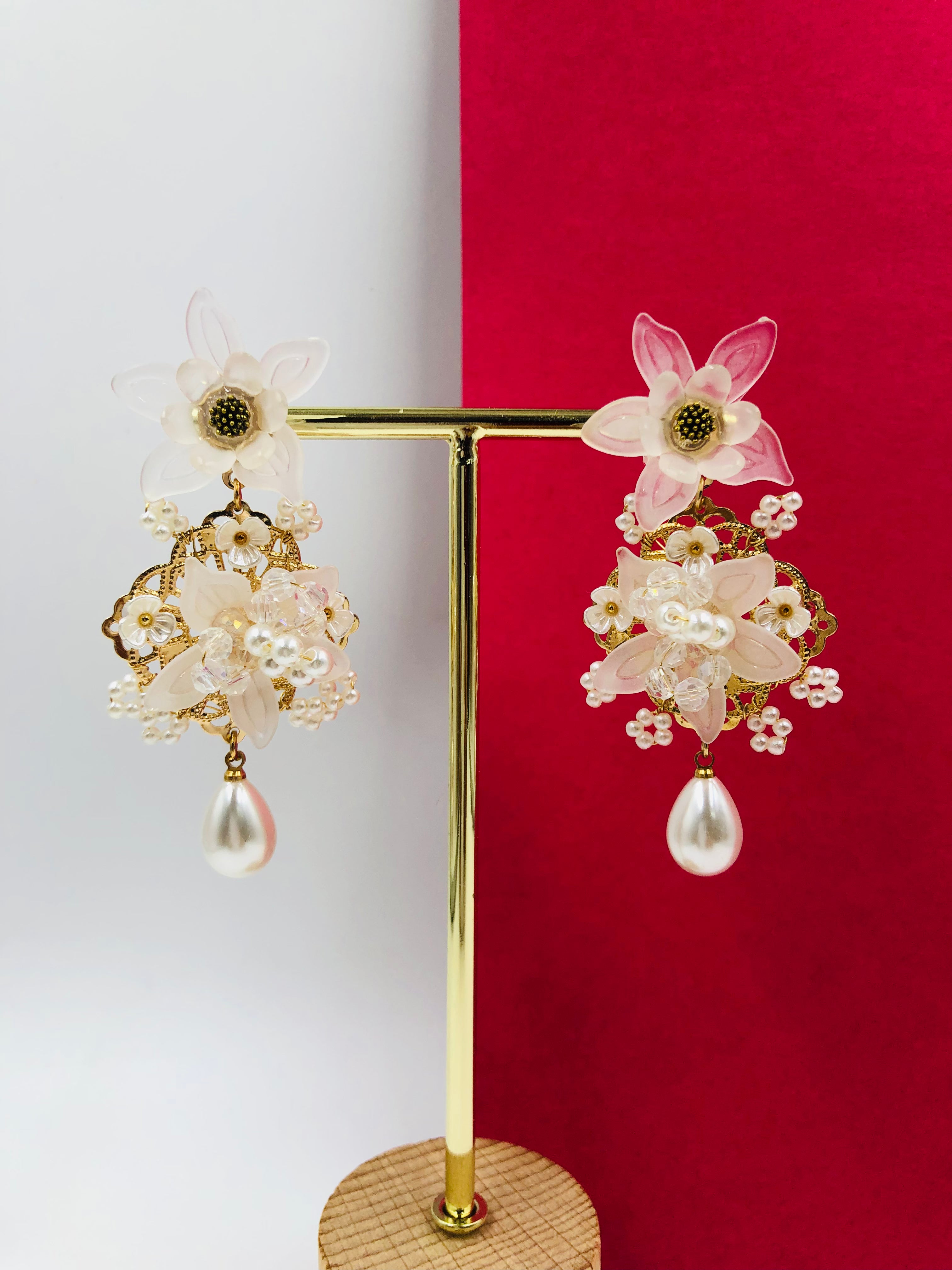 Radiant Fleur: White Floral Pearl Dangles