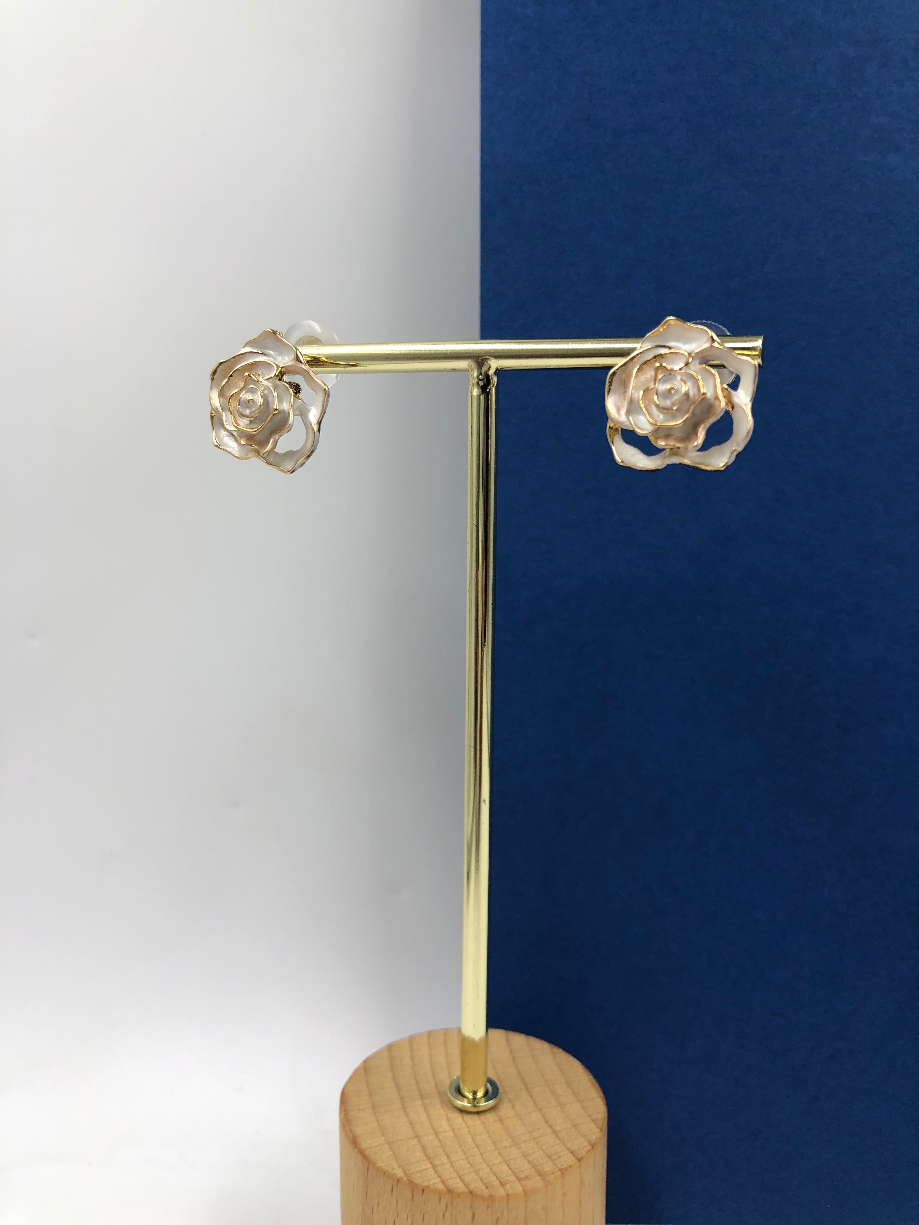 Elegant Rose Gold-Plated Floral Stud Earrings