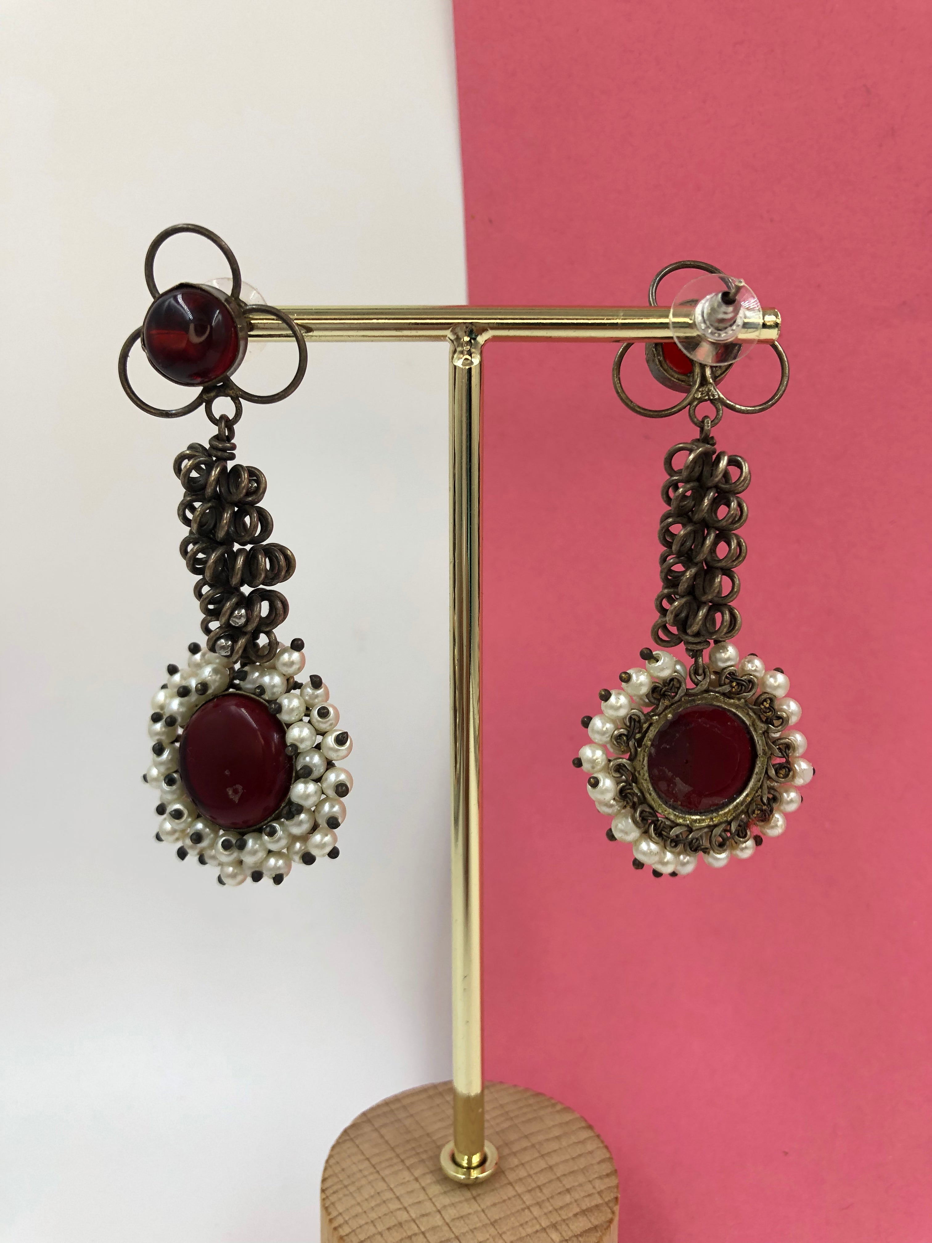 Silvered Elegance: Marron Danglers with Interwoven Metal and Pearls