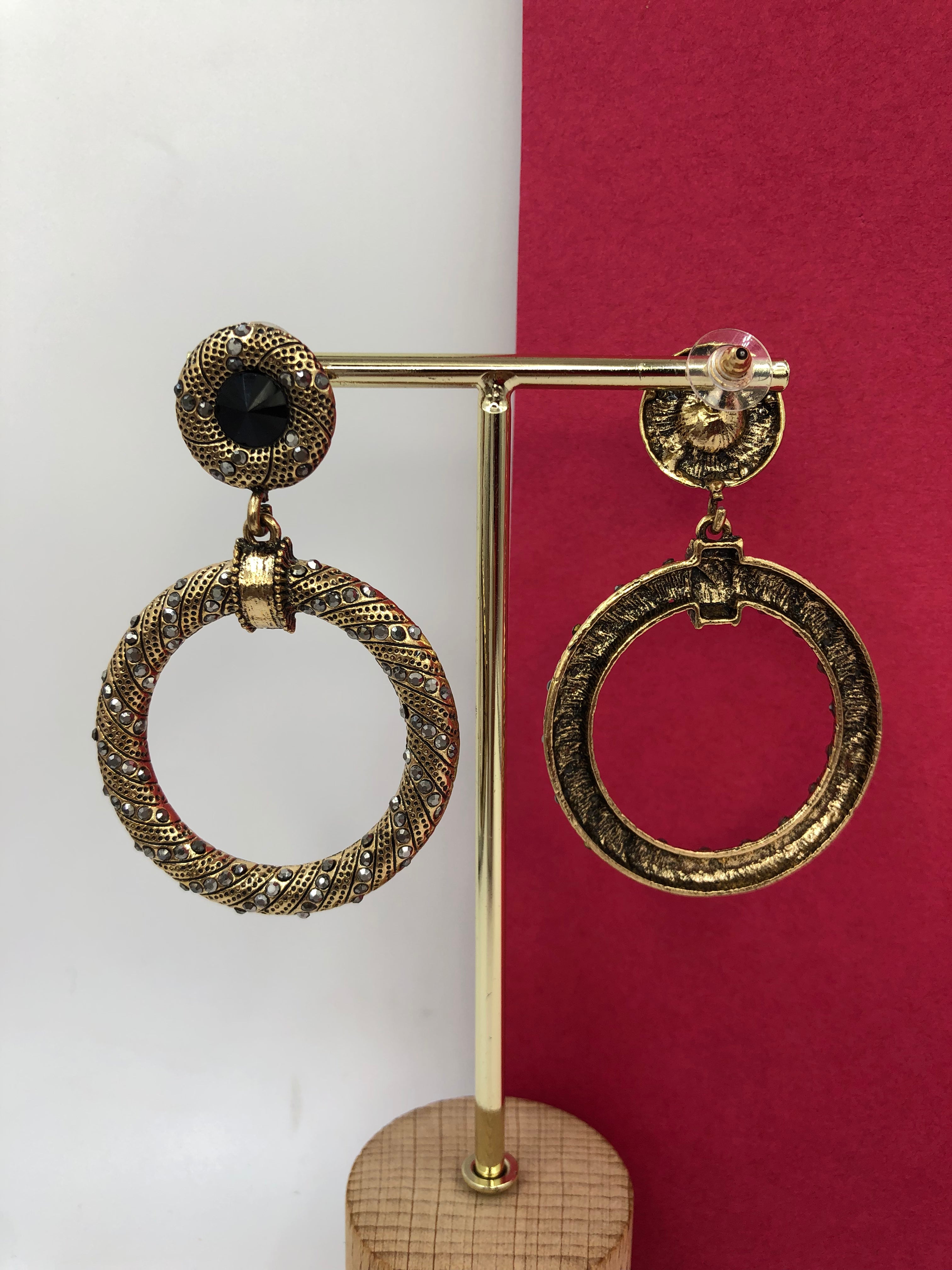 Playful Handcrafted Earrings with Crystals – Inspired by a Round Stomach