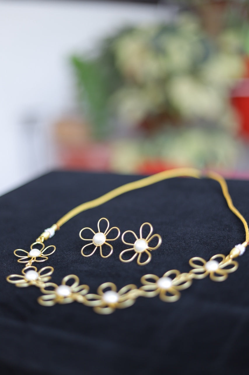 Gilded Gardenia: Floral Choker Set