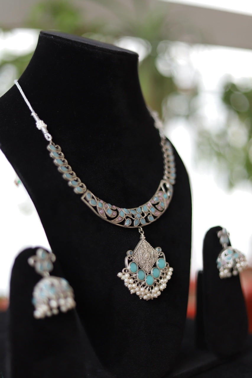 Oceanic Elegance: Turquoise Blue Semi-Choker Set