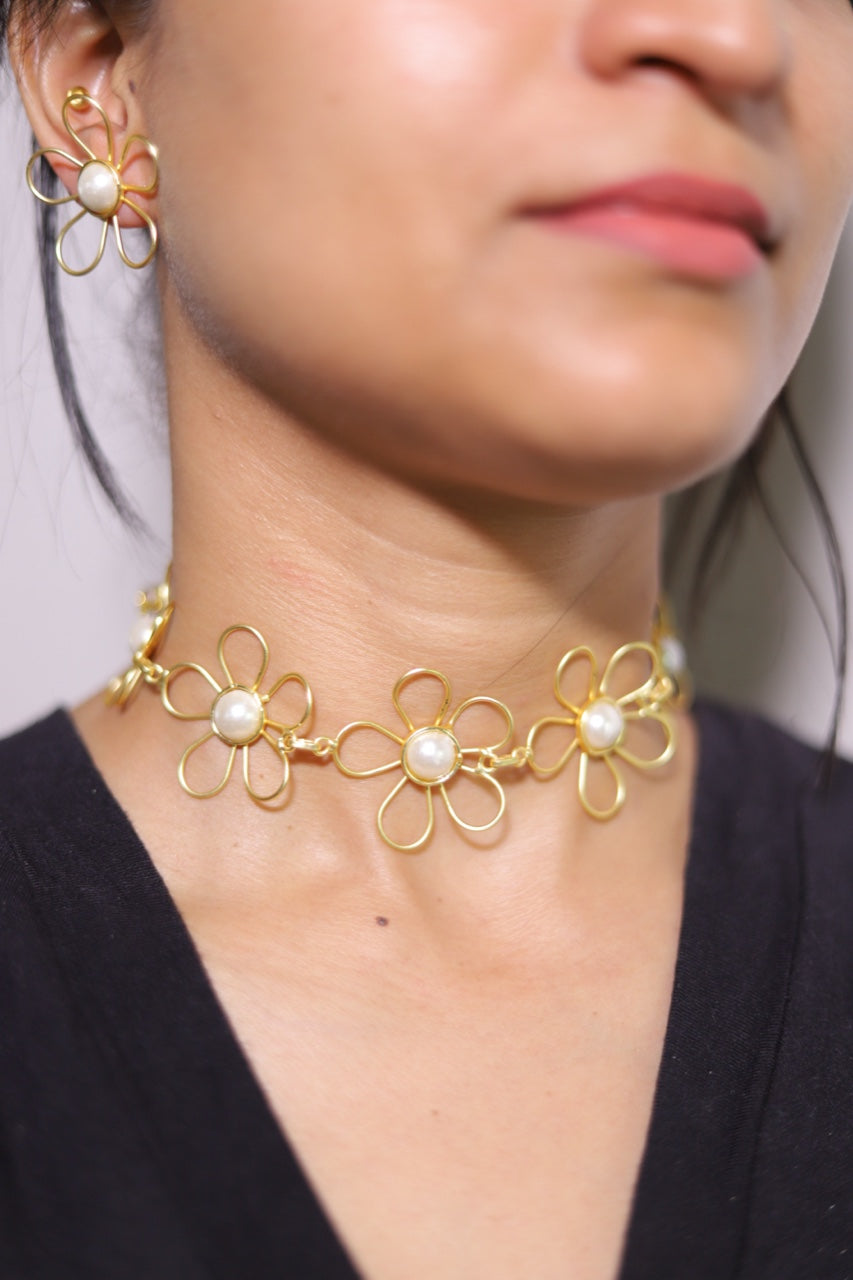 Gilded Gardenia: Floral Choker Set