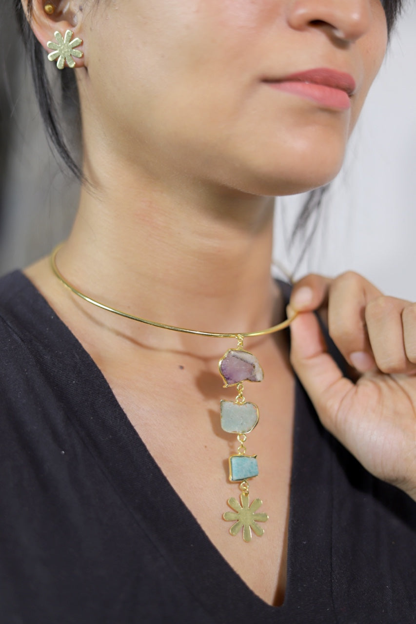 Radiant Elegance: Textured Stone Adornment for Hasli Necklace Set