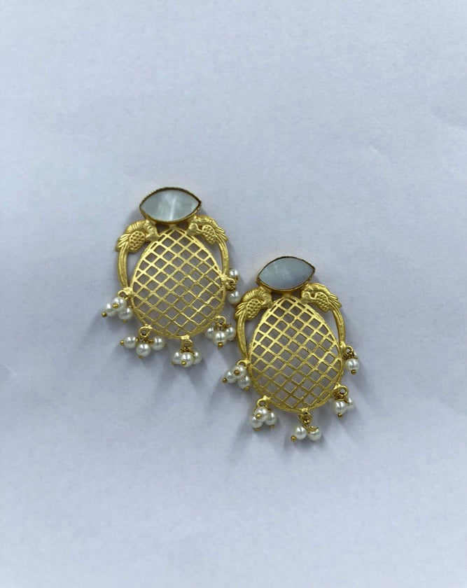 Shell Pearl Gold Weave Artistry