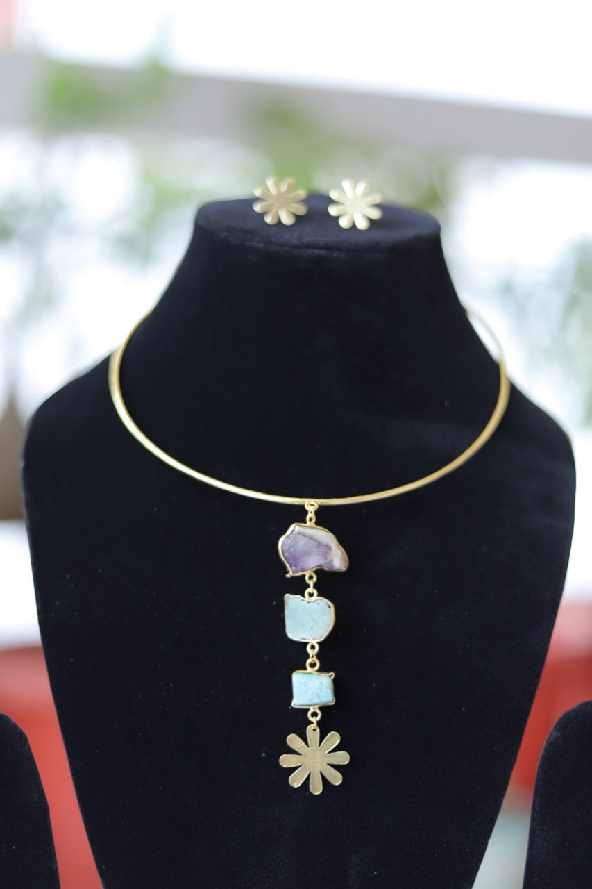 Radiant Elegance: Textured Stone Adornment for Hasli Necklace Set