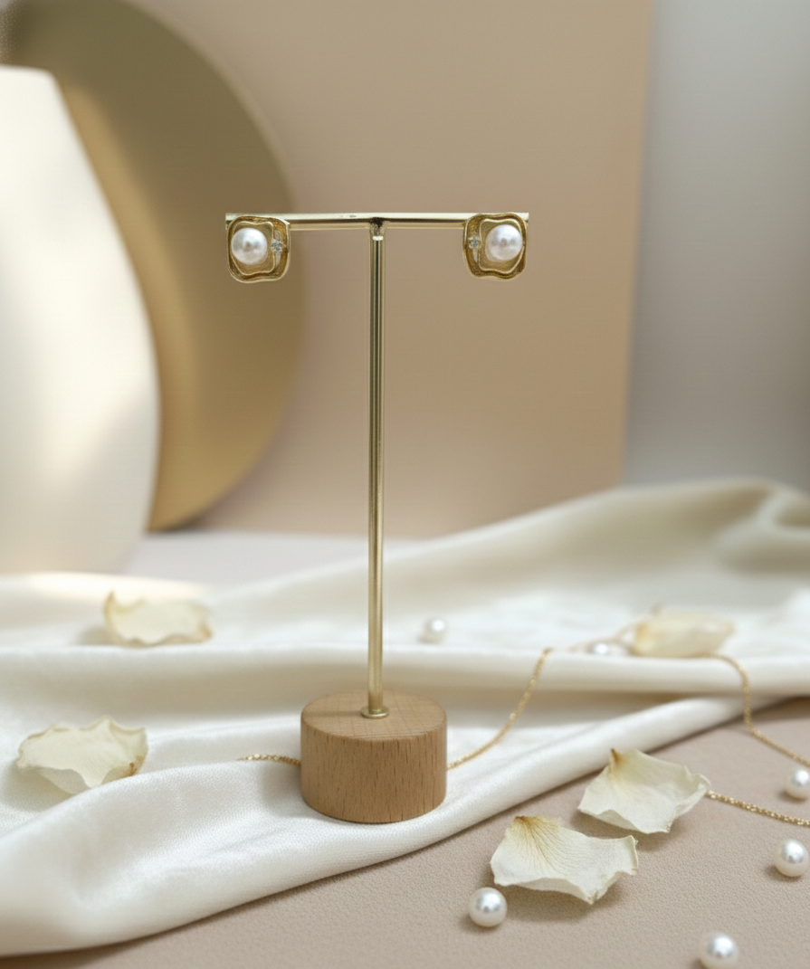 The Aria Pearl & Solitaire Studs