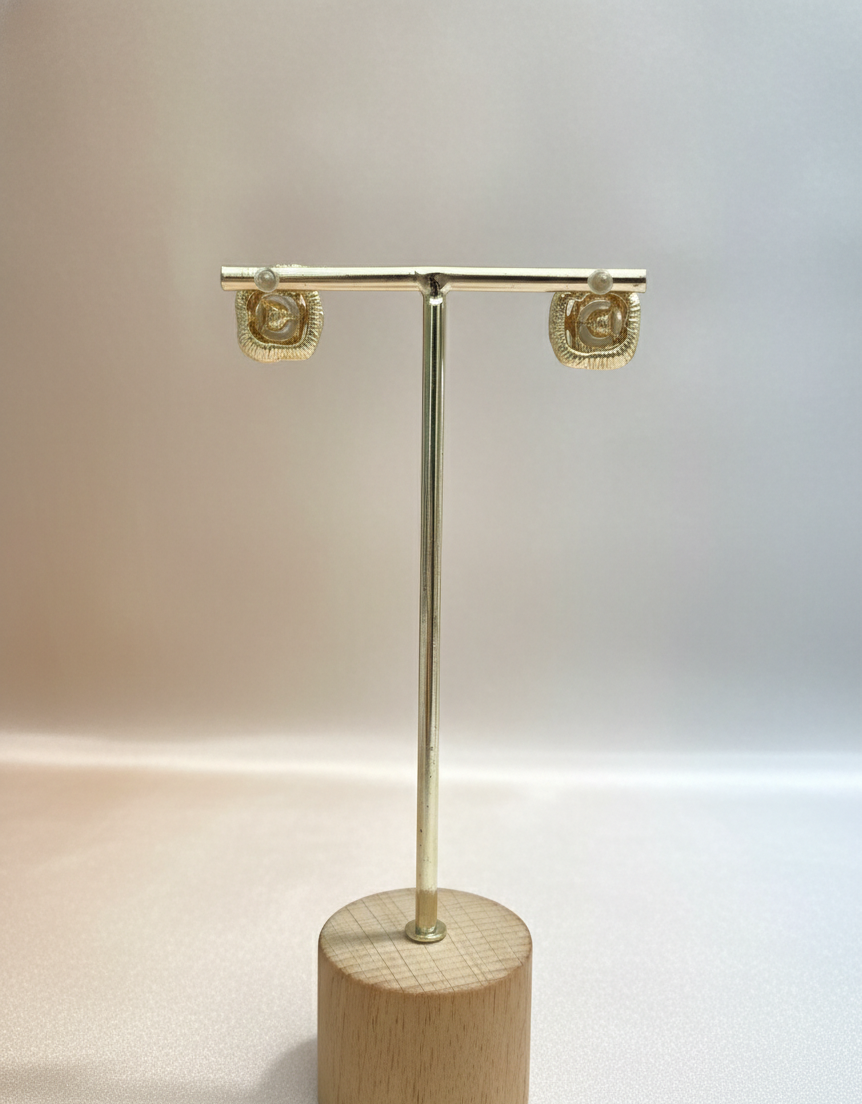 The Aria Pearl & Solitaire Studs