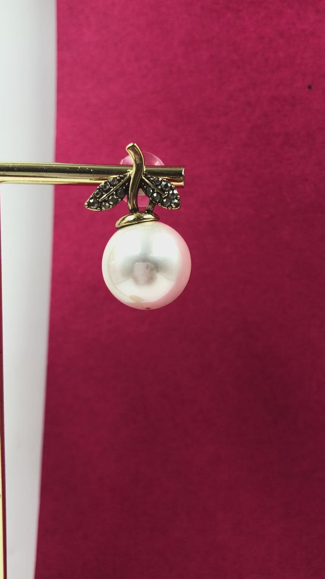 Leaf Motif Pearl Drop Earrings with Vintage-Style Finish