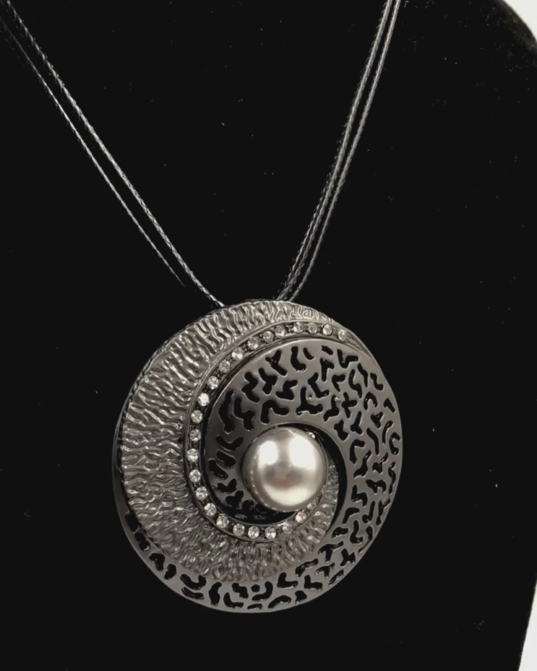 Boho Charm: Grey Mushroom-Shaped Pendant with Delicate Bead - Nature-Inspired Necklace